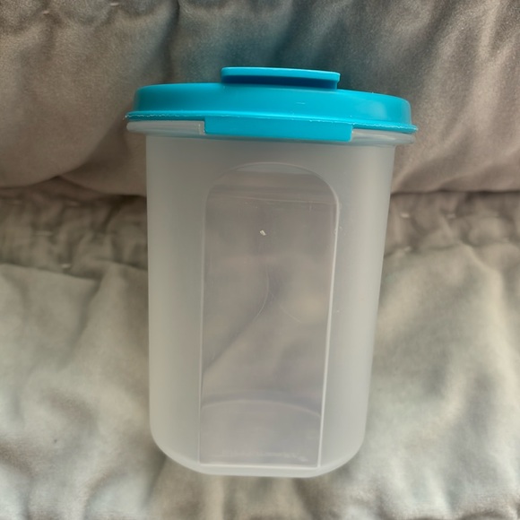 Tupperware Round Modular Mate with shaker/pour lid Seal and store 440ml - Picture 1 of 5